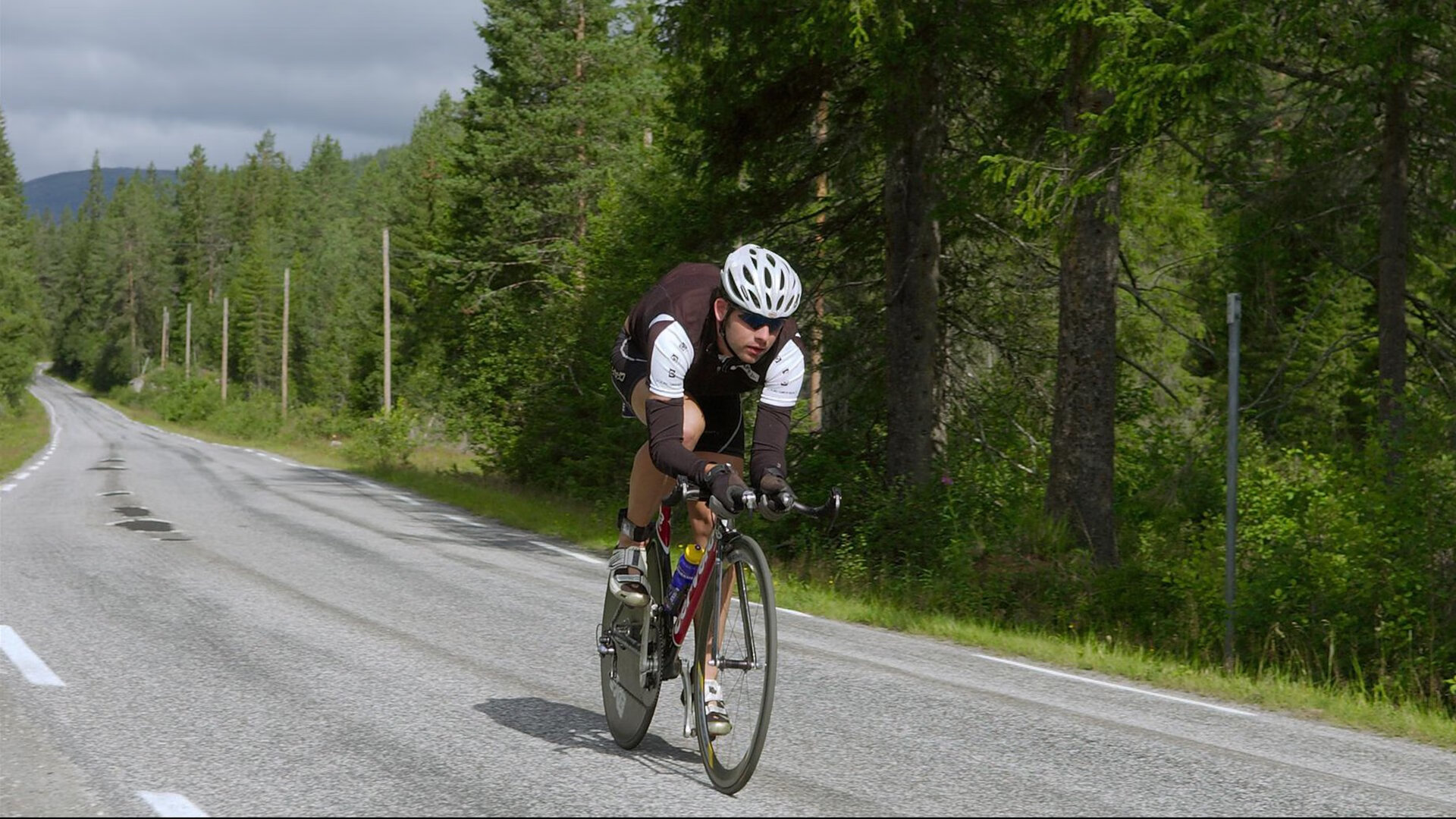 _极限攀岩体验：登顶高峰的快感无限_，极限攀岩介绍