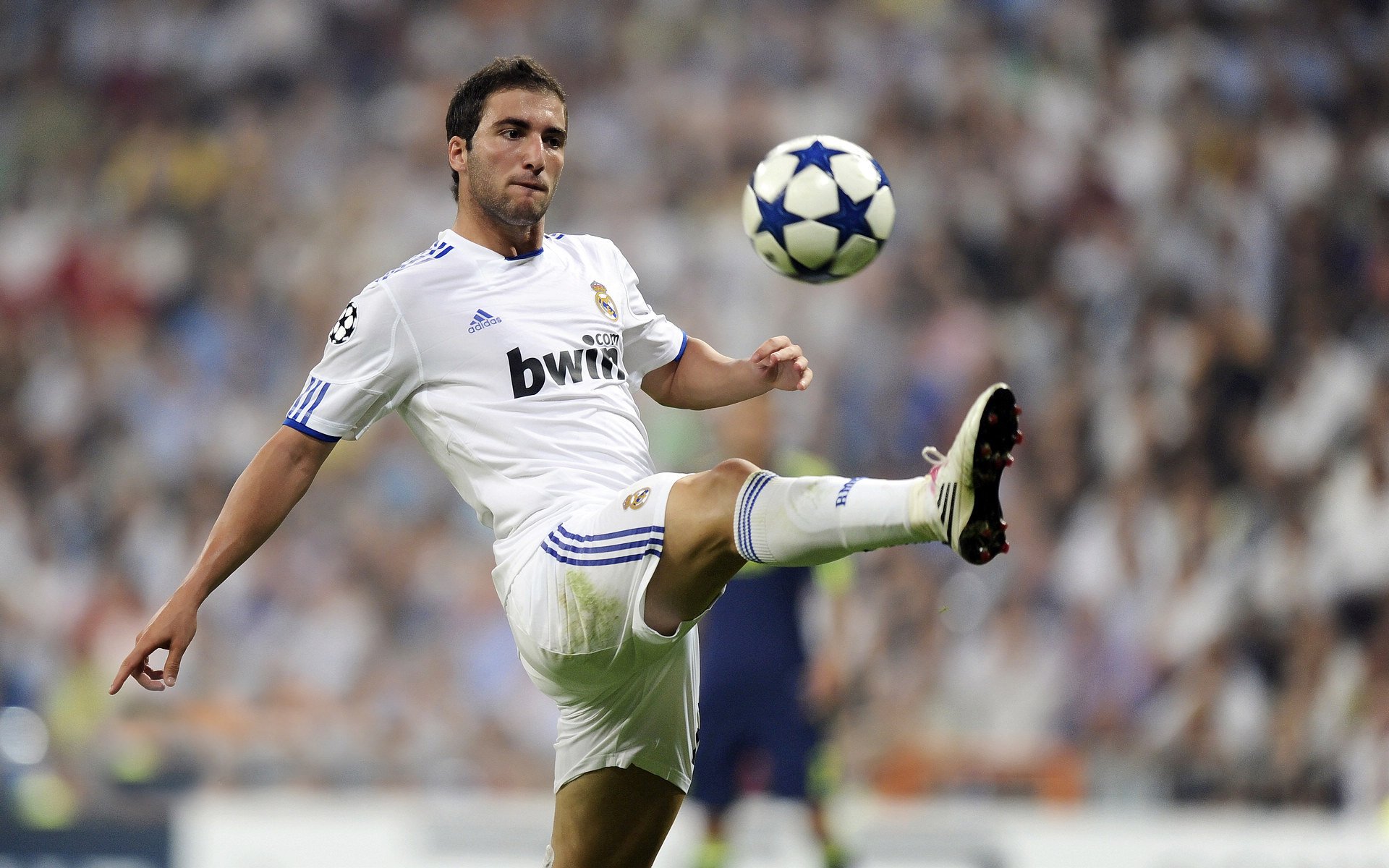 “勇士突围！面对危机，球队为何能保持坚韧？”，勇士为什么突然崛起